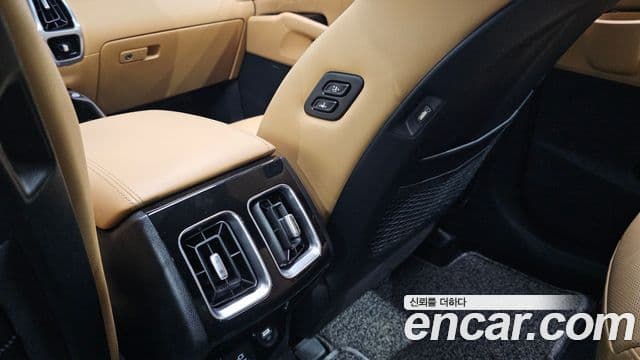 Kia Sorento 2022 — ფოტო 18/20