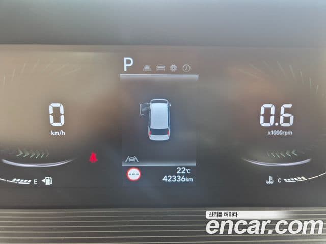 Hyundai Staria 2022 — ფოტო 4/19
