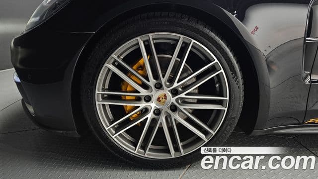 Porsche Panamera 2018 — ფოტო 5/20