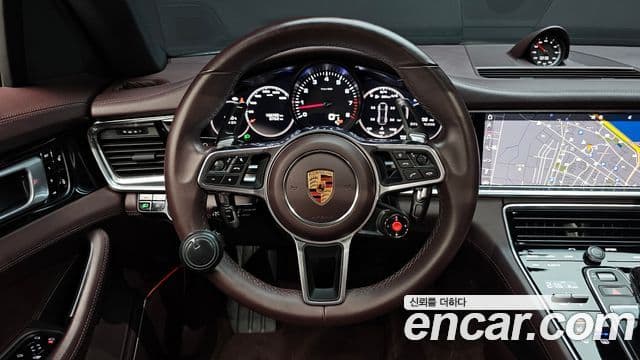 Porsche Panamera 2018 — ფოტო 13/20