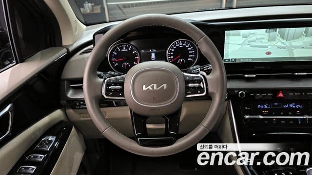 Kia Carnival 2023 — ფოტო 12/20