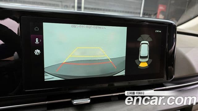 Kia Carnival 2023 — ფოტო 14/20