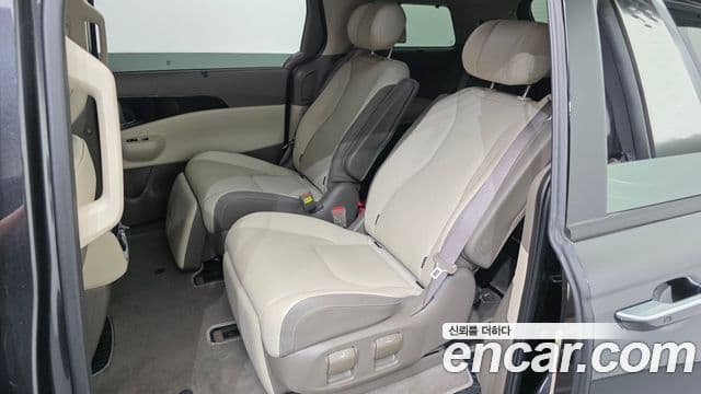 Kia Carnival 2024 — Şəkil 11/20