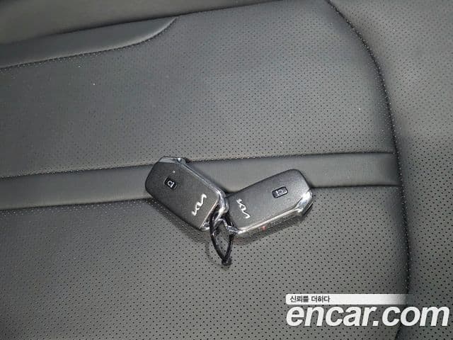 Kia K5 2023 — Şəkil 8/20