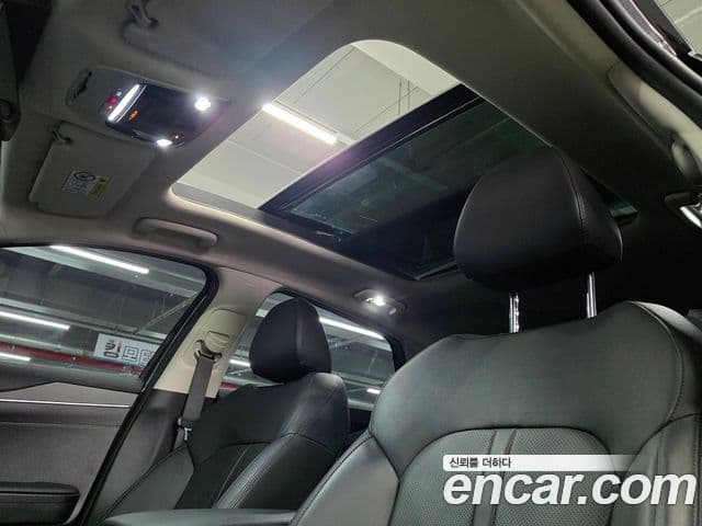 Kia K5 2023 — Şəkil 9/20