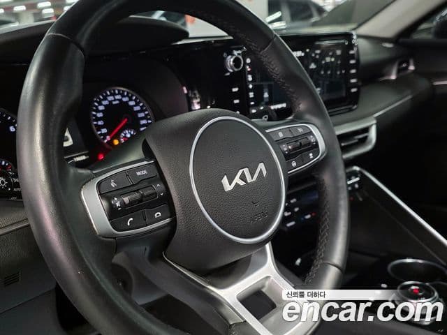 Kia K5 2023 — Şəkil 13/20
