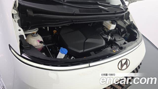 Hyundai Staria 2023 — Photo 32/36