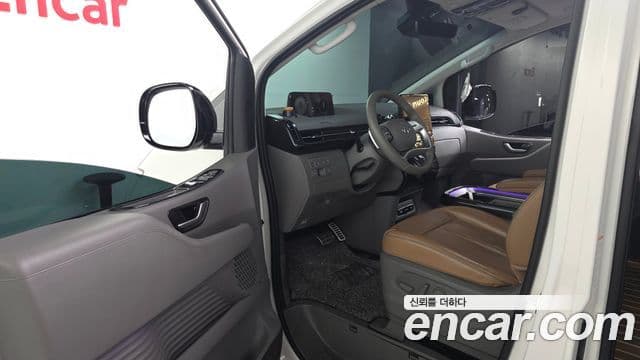 Hyundai Staria 2023 — Photo 16/36