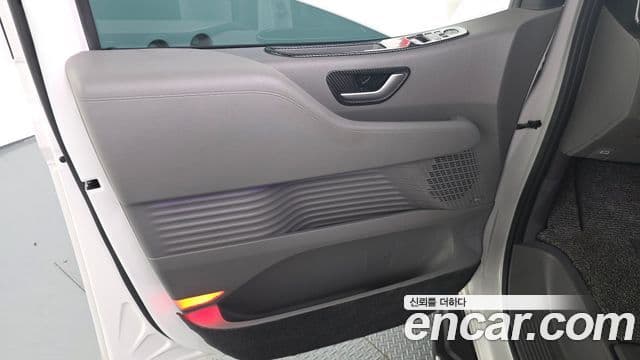 Hyundai Staria 2023 — Photo 36/36