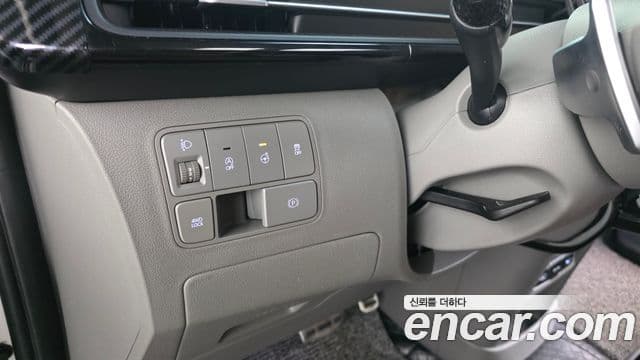Hyundai Staria 2023 — Photo 10/36