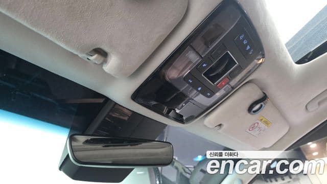 Hyundai Staria 2023 — Photo 28/36