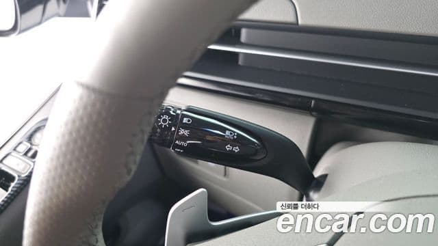 Hyundai Staria 2023 — Photo 1/36
