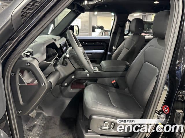 Land Rover Defender 2024 — ფოტო 8/19