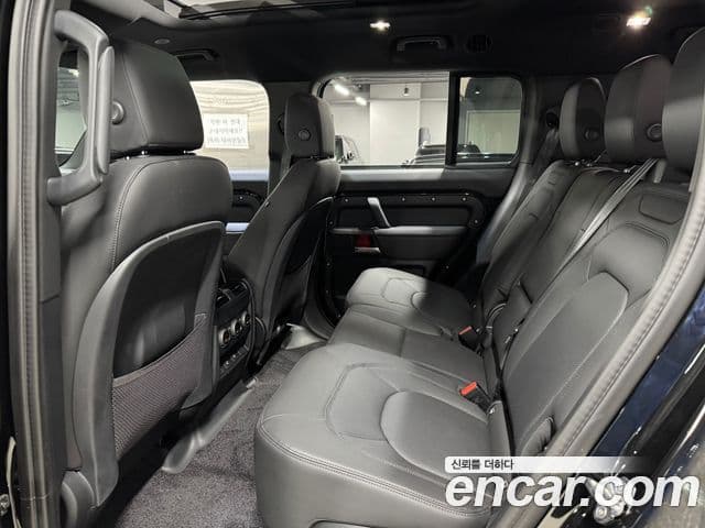 Land Rover Defender 2024 — ფოტო 13/19
