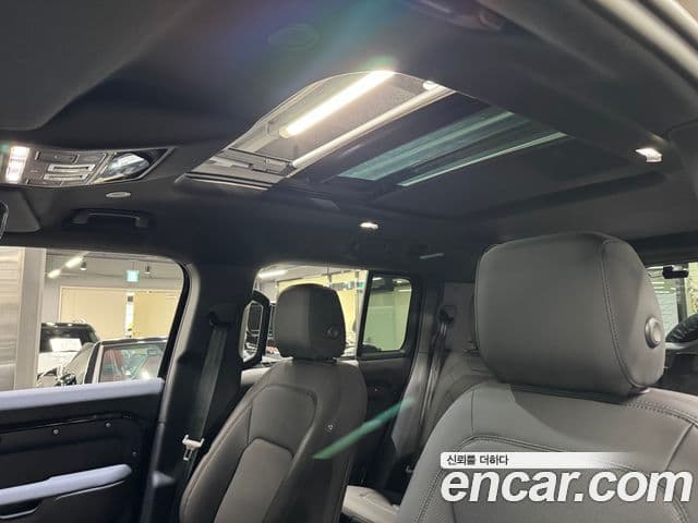 Land Rover Defender 2024 — ფოტო 14/19
