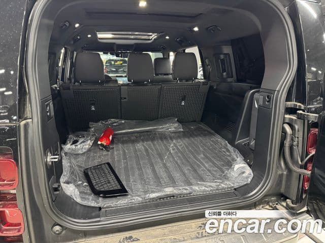 Land Rover Defender 2024 — ფოტო 15/19