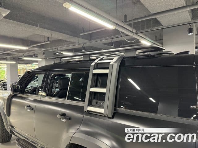 Land Rover Defender 2024 — ფოტო 18/19