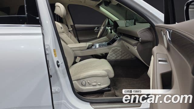 Genesis GV80 2023 — Photo 28/34