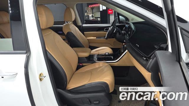 Kia Carnival 2022 — ფოტო 11/20
