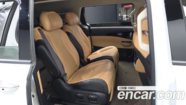 Kia Carnival 2022 — ფოტო 12/20