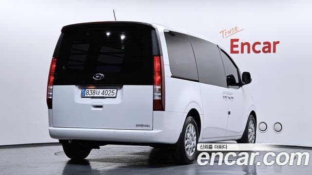 Hyundai Staria 2023 — Фото 2/20