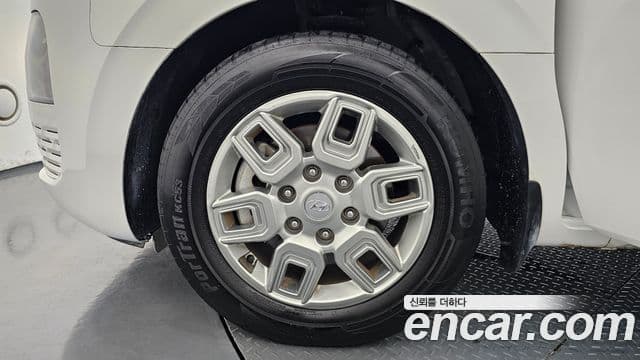 Hyundai Staria 2023 — Фото 4/20