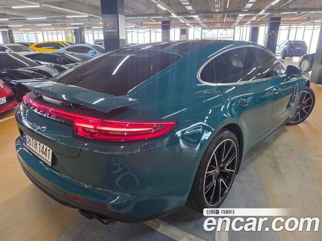 Porsche Panamera 2019 — Photo 17/20