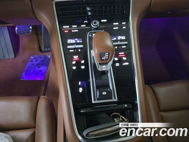 Porsche Panamera 2019 — Photo 20/20