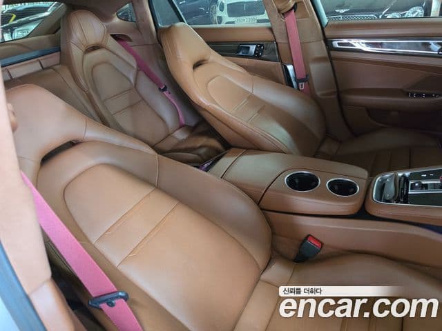 Porsche Panamera 2019 — Photo 11/20