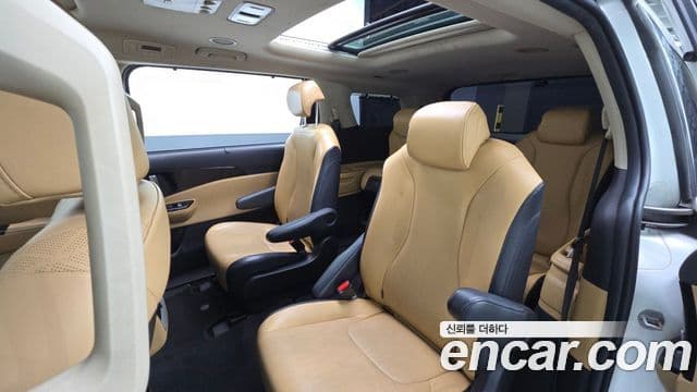 Kia Carnival 2020 — Şəkil 17/20