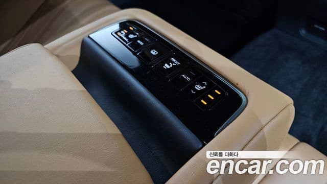 Lexus LS500 2022 — Photo 30/38