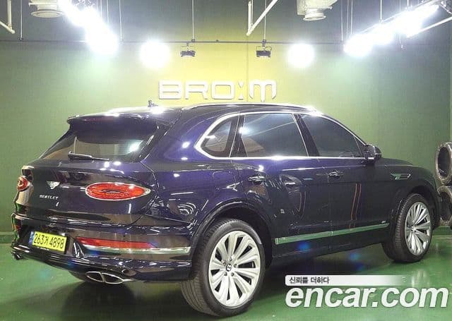 Bentley Bentayga 2021 — ფოტო 2/20