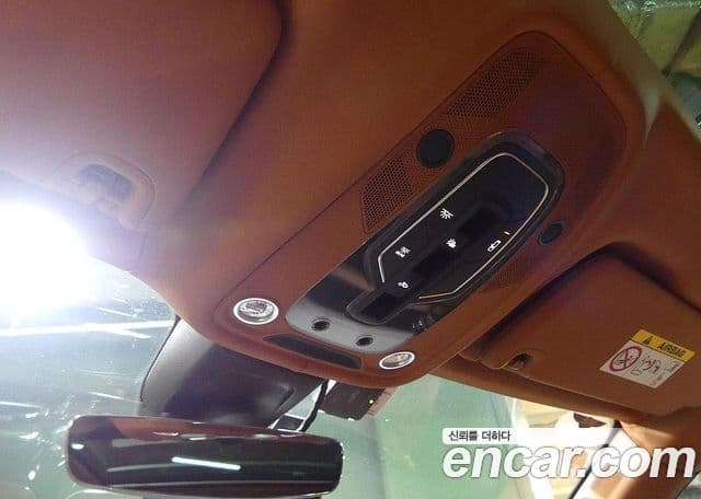 Bentley Bentayga 2021 — Şəkil 19/20