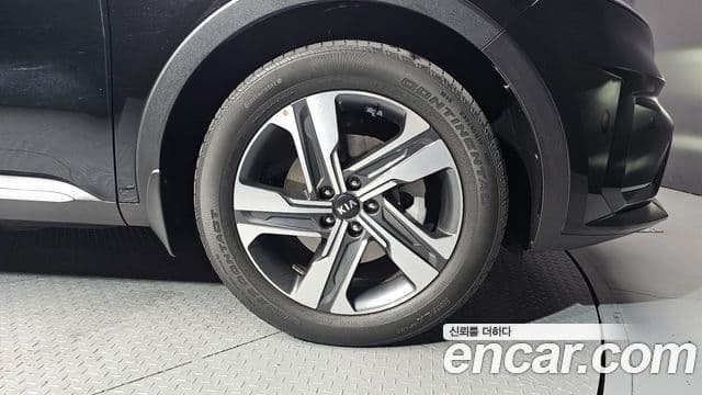 Kia Sorento 2020 — ფოტო 17/36