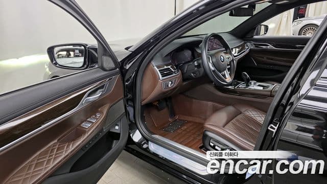 BMW 7 Series 2020 — ფოტო 10/20