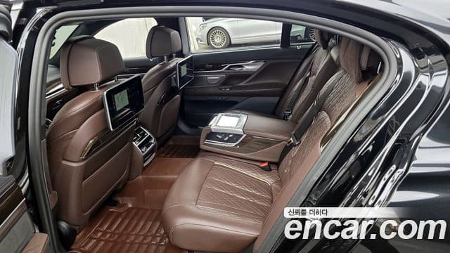 BMW 7 Series 2020 — ფოტო 11/20