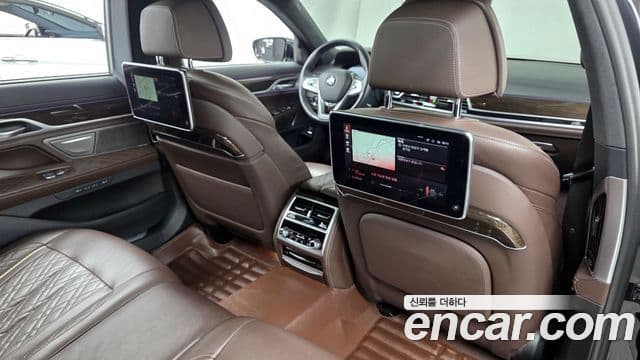 BMW 7 Series 2020 — ფოტო 17/20
