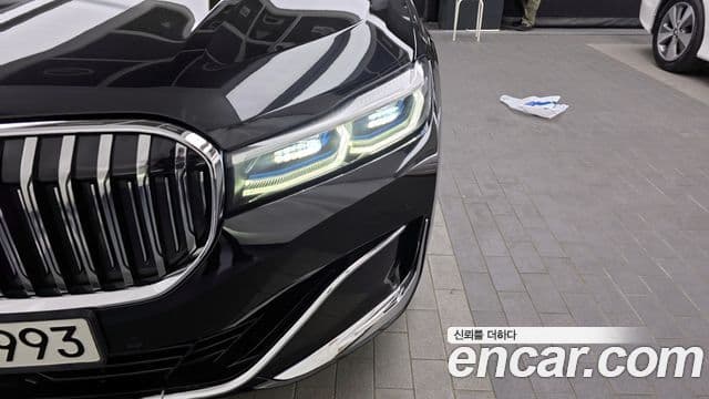 BMW 7 Series 2020 — Photo 18/32