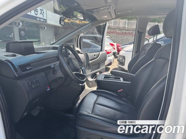 Hyundai Staria 2022 — Photo 16/20