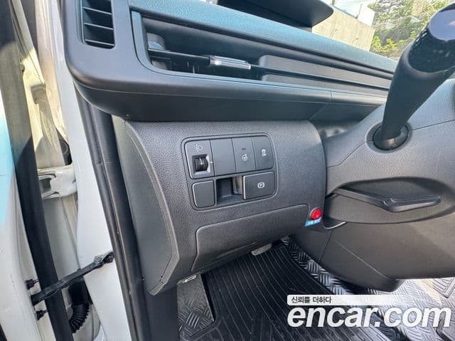 Hyundai Staria 2022 — Photo 15/20