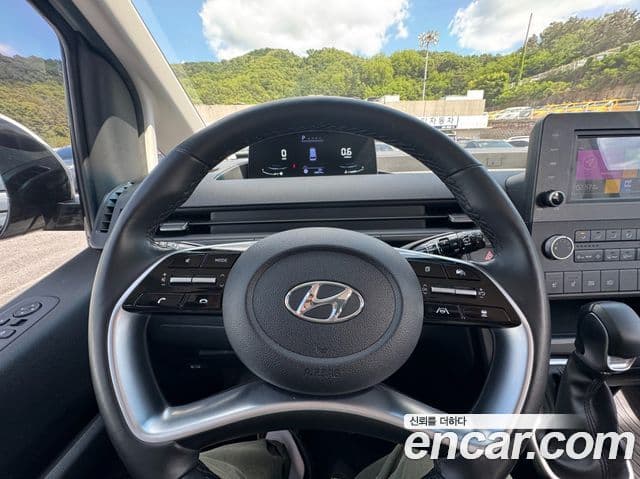Hyundai Staria 2022 — Photo 12/20