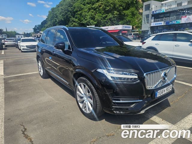 Volvo XC90 2019 — ფოტო 2/17
