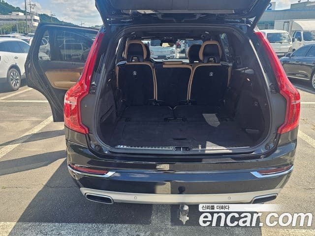 Volvo XC90 2019 — Photo 9/17