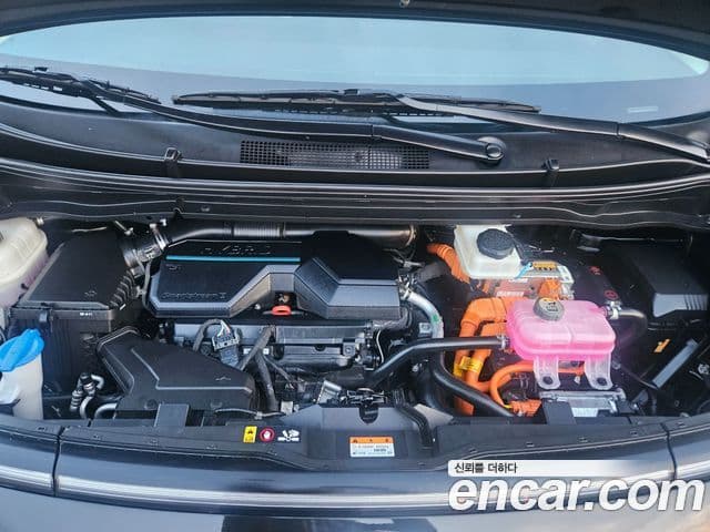 Hyundai Staria 2025 — фото 11 из 19