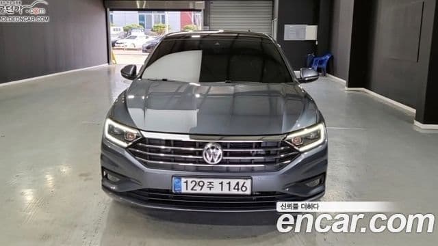Volkswagen Jetta 2021 — ფოტო 2/17