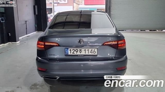 Volkswagen Jetta 2021 — ფოტო 3/17