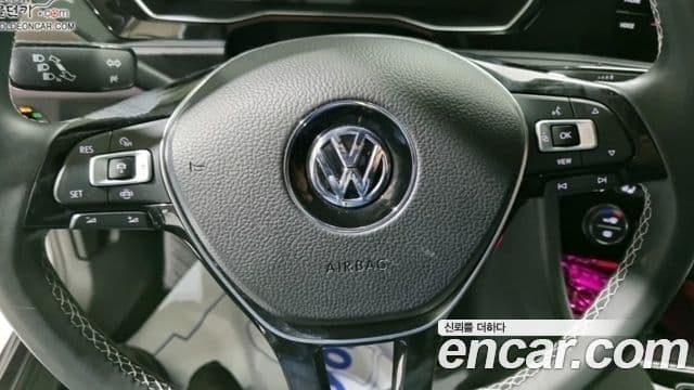 Volkswagen Jetta 2021 — ფოტო 8/17