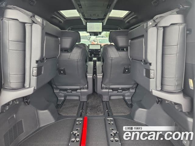 Toyota Alphard 2024 — Фото 17/20
