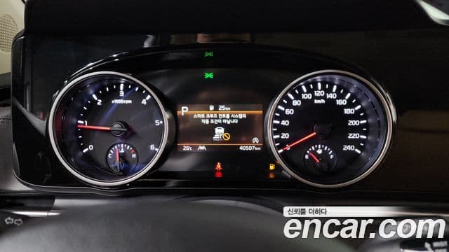 Kia Carnival 2022 — Фото 8/20
