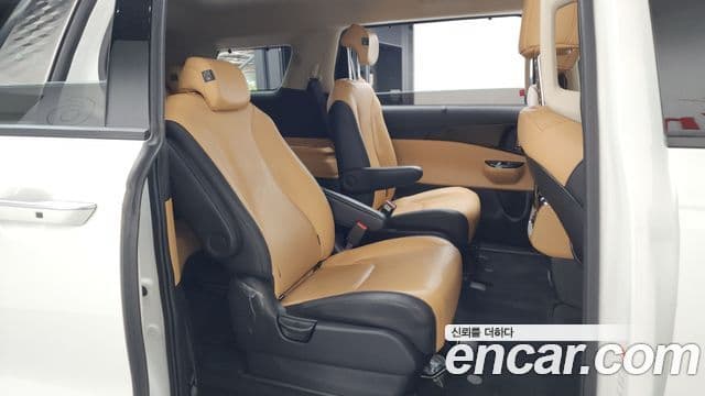 Kia Carnival 2022 — Фото 11/20